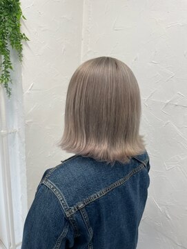 プライズ 表参道原宿店(prize) ホワイトグレージュシルバーアッシュボブ２０代３０代４０代原宿