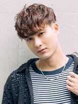 ガーデンヨコハマエスト(GARDEN YOKOHAMA est)&nbsp;ツーブロック　アップバング　ブラウンベージュ　ベリーショート