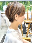 美髪シアーカラーピンクブラウンショートカット切りっぱなしボブ