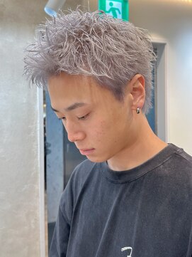 ルースト 渋谷店(ROOST) ホワイトシルバー