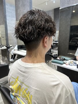 アミ(Ammi) ◆メンズヘア/マッシュ/センターパート/ウルフ/ツーブロック