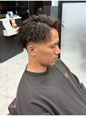 テーパーフェード　ツイストスパイラル　アップバング