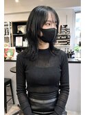 くびれレイヤー×暗髪スタイル