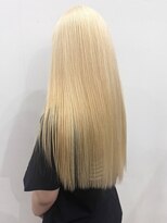 ロックス バイ マグ 松本(rocks BY MAG)&nbsp;ハイトーンカラーブリーチブロンドヘア抜きっぱなしロング
