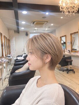 アルーシェ 錦糸町店(Alushe) くびれショート×透明感ベージュ