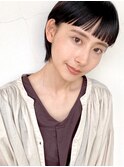 黒髪ショート×眉上バング