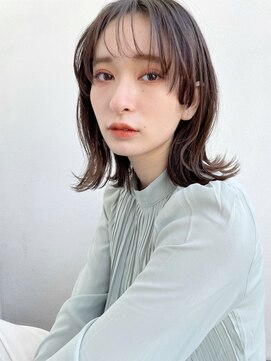 ヘアープレイス ヴィブ(hair place VIVE) 長め透けバングがポイントの外ハネミディアム