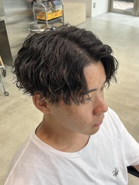 レタッチ バイ フィフス 天神大名(RETOUCH by fifth) ツイストスパイラルパーマ波巻きパーマシャドウパーマメンズ眉毛