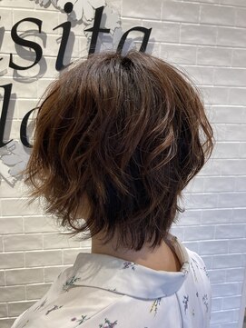 カシータ フロル 尾張旭店(Casita flor) レイヤーボブ　メリハリパーマスタイル