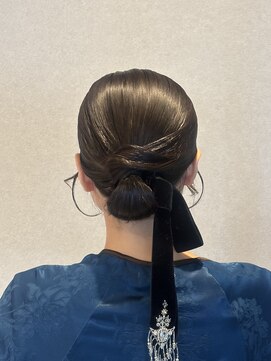 サリーワンフォーワン(Sally 141) シニヨン