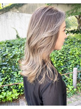 エトレ(etore) 外国人風ハイライトカラー/ゆるウェーブセミロング