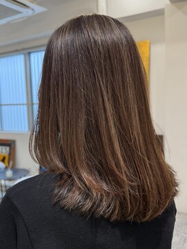 ルイ(ROUIS produced by LUCK 津田沼) ROUIS  津田沼　白髪ぼかしハイライト　ヘッドスパ　ブリーチ