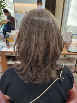 アース 長崎時津店(HAIR&MAKE EARTH) ヘーゼルナッツラテ×くびれミディ