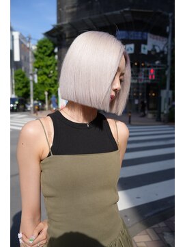 ログ 渋谷(L.O.G) ホワイトブロンド【渋谷/渋谷駅】￥ホワイトカラー￥ブロンドボブ