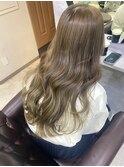 透明感たっぷり◎大人可愛い“くすみミルクティーベージュ