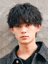 バイフィフス 原宿/表参道(by fifth)&nbsp;緩め波巻きスパイラルパーマシャドウパーマメンズセンターパート