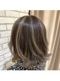 ハイライトバレイヤージュ×切りっぱなしボブ×ミルクティー
