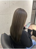 オリーブベージュ