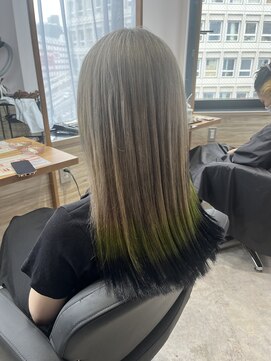 リーオオサカ(Lee Osaka) 裾カラー×東芽生