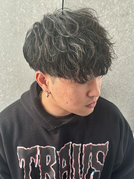 ニアウ 高崎店(Niau) メンズシャドウマッシュショート波巻きニュアンスセンターパート