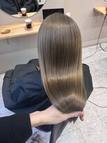 シカ 神戸三宮元町店(Cica)&nbsp;ダブルカラー 透明感 ミルクティー グレージュ 三宮 元町