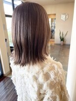 コンティバイミラートーク(CONTY by MIRROR TALK) ツヤベージュ外ハネ肩ボブ