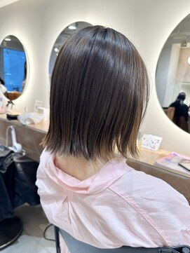 ヒビヲ(HIBIO) 横浜タッセルボブショコラブラウン切りっぱなしボブショートボブ