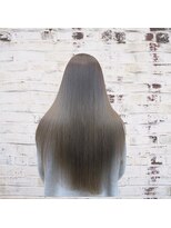 ニキータ(NIKITA)&nbsp;【うる艶魅惑のロングヘア】さらさら艶々アッシュブラウン