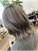グレージュ ハイライト