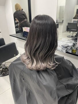 アライブ キチジョウジ(ALIVE Kichijoji) ホワイトベージュグラデーションカラー