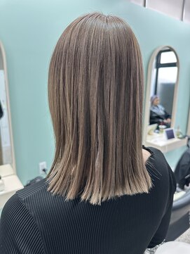 イロウ 山口どうもん店(IROW) ミルクティーベージュ　ケアブリーチ　ダブルカラー【山口】