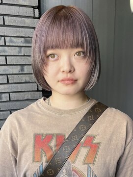 ロティー(loty) ボブ 顔周り ラベンダーグレージュ ハイトーン ブリーチ 20代