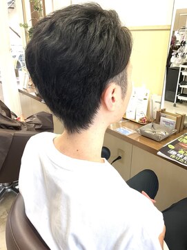 コアフィールフィス(COIFFURE fils) 【見附　今町】清潔感　サイド刈り上げ　アップバング
