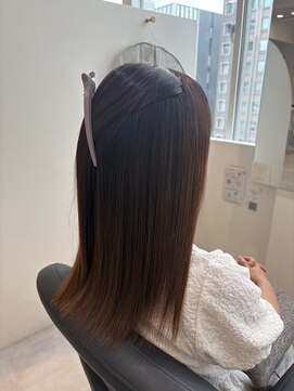 エミュスト(Emuest) 髪質改善 ストレート レイヤーカット 韓国ヘア 心斎橋