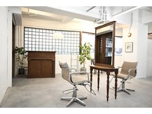 開放感のある落ち着いた空間でゆったり過ごして頂けるサロン◎