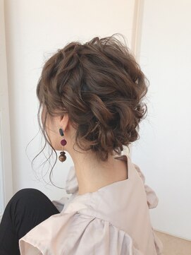 レジナヴィータ 栄(Reginavita) 【Reginavita栄】ゆるかわお呼ばれアレンジ@小野