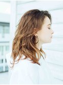 くせ毛風ミディアムロングスタイル