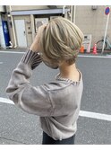ハンサムショートホワイトベージュ前髪なし錦糸町北口