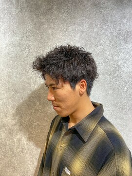 ラルス(Larus) MEN’S HAIR/ブルーブラック/フェザーパーマ/本八幡