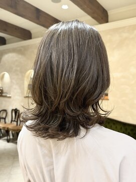 ビュートリアム265(BEAUTRIUM 265) ミディアムレイヤー/レイヤーカット/アッシュベージュ/銀座