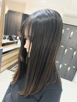 ウタシロイロ(uta shiroiro) ナチュラルストレート