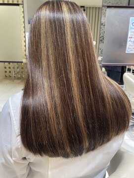 グラフ 立川(Graph.) ハイライトカラー Aujua髪質改善トリートメント