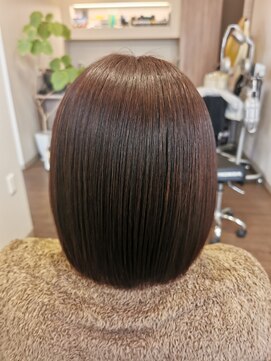 ドゥージングヘアースクラッチ(Dozing Hair Scratch) 繊細髪の自然な艶髪ストレート