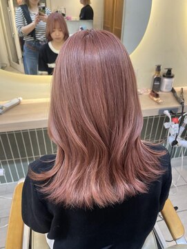 テトラ バイ ネオリーブ 横浜西口店(tetra by neolive) 1ブリーチカラー ピンク 暖色 ミディアムレイヤー