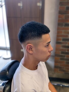 ワンワンオー バーバーショップ コンチネンタル(@110 BARBER SHOP continental) クロップ・スキンフェード