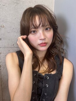 ヴィオラカラー(VIOLLA COLOR)の写真/毛流パーマでスタイリングも時短!軽やかで抜け感のある魅力たっぷりなパーマStyleに―。