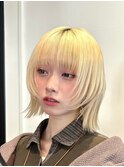 顔周りレイヤーカットグレージュカラーくびれボブショートカット