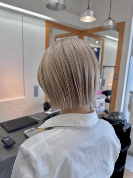 ユニ バイ マグ 長野店(Uni.by Mag) 透明感抜群♪ダブルカラーブリーチホワイトミルクティーベージュ