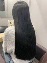 カミエ(kamie)&nbsp;ツヤ感重視のロングブラック×上質な仕上がり