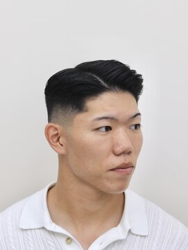 ダリーサード(DALIE third) 七三サイドパートバーバースタイルかき上げ